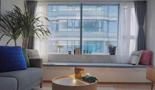 实用|阳台不要傻傻装推拉门了，这样做更实用好看，不得不感叹太聪明了