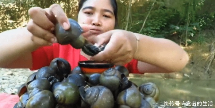 一看|农村大姐吃80个“大香螺”,掰开肉一看不对劲,网友这不能吃!