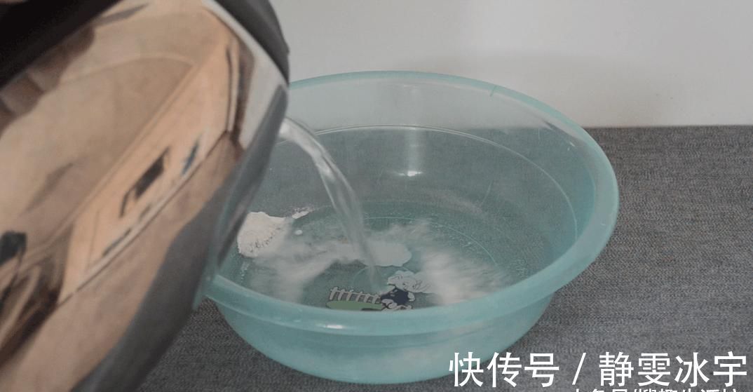 厨房抹布又脏有油难清洗 教你一招用它泡一泡, 抹布比毛巾还干净