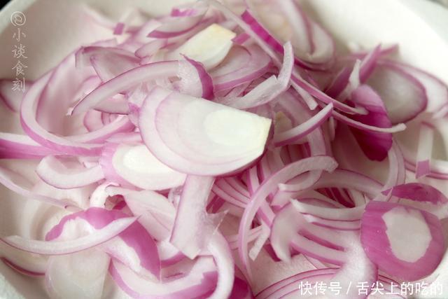包菜|夏天，把这5种食材一起炒，连米饭都不用煮，营养全面，还特省事