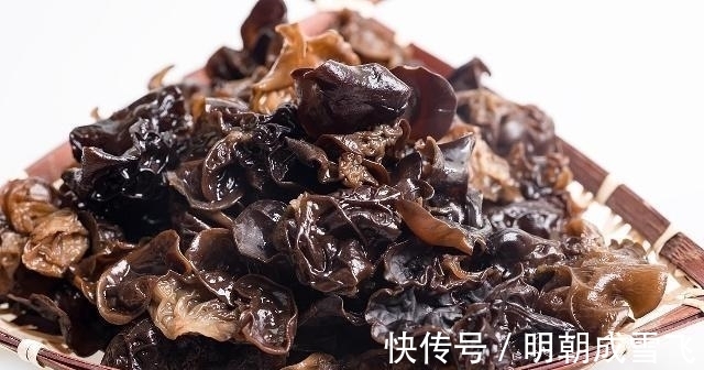 茄子|高血压必须要吃药?营养师:经常吃”五宝“,血压可能不升反降