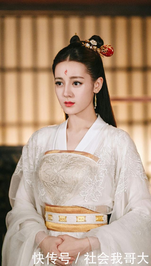 有这几个特征的女生,一般被称为“古典美”,穿上汉服更好看