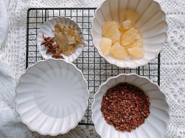 几十年的酱油肉配方,4个技巧,咸度适中,色泽红亮比腊肉更好吃