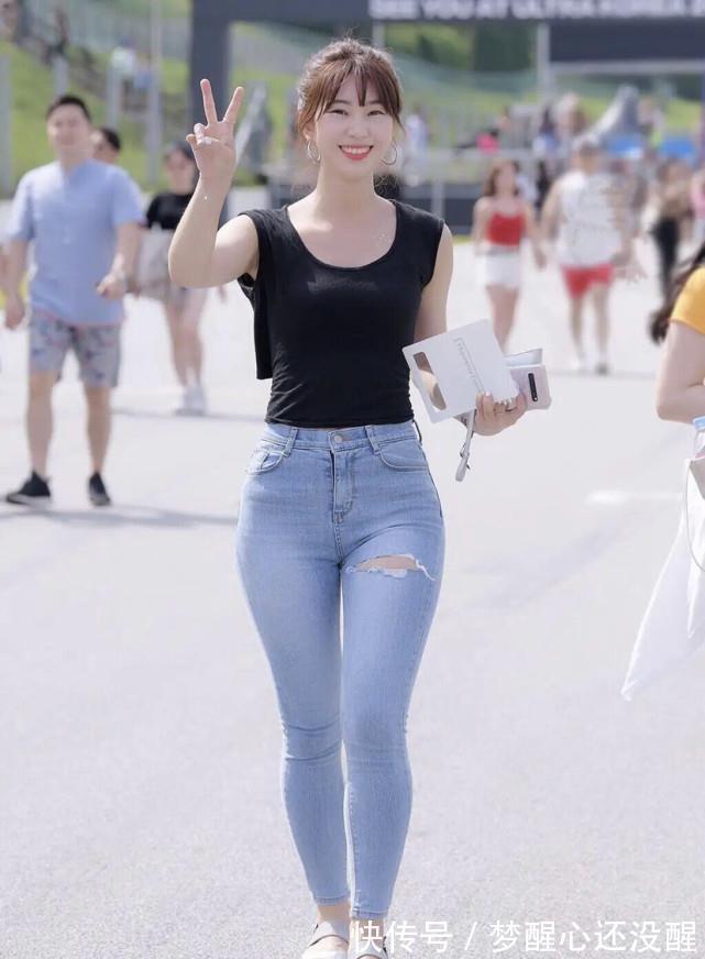 喇叭裤|穿牛仔裤有何禁忌?有一种腿型万万不可,让整个穿搭陷入了被动