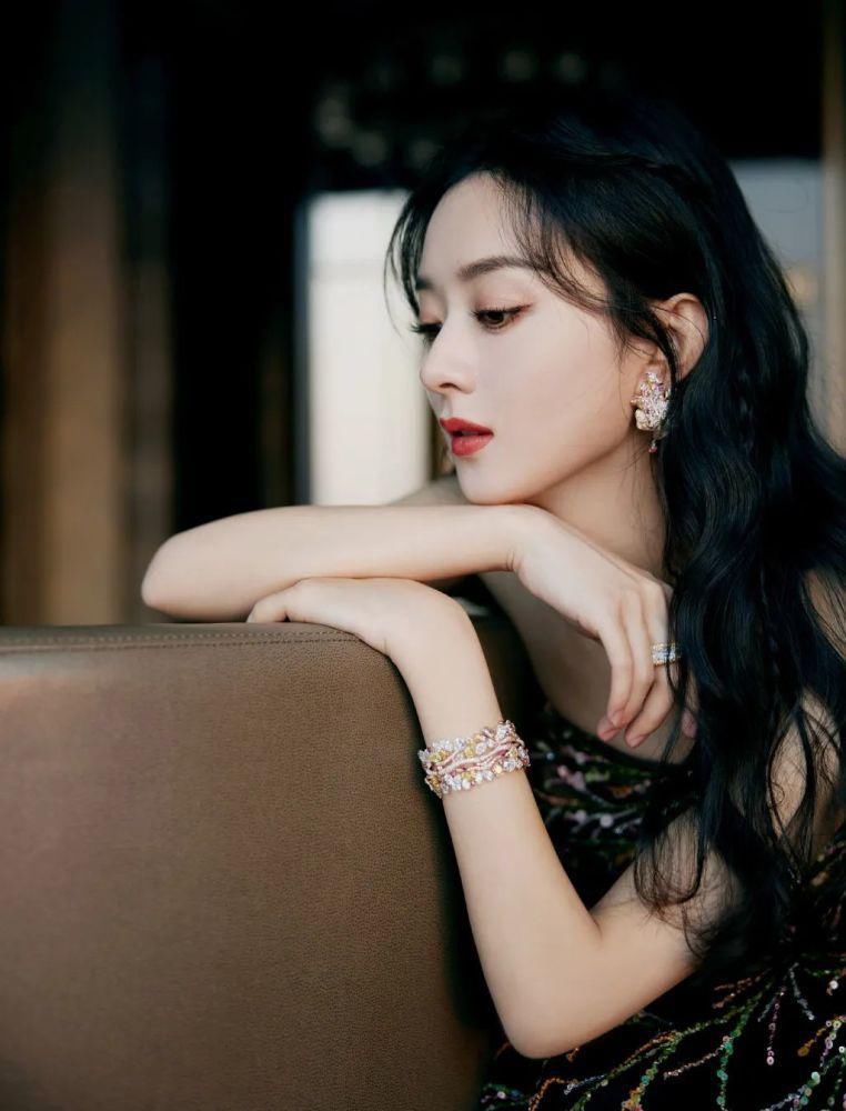 发量少发际线高的女生，赶紧试试这几款刘海！