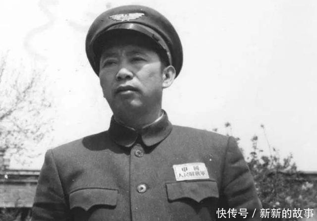郑洞国|开国上将刘亚楼脾气火爆，却给一个俘虏连连敬酒，这是怎么回事