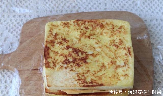 孩子三天两头就馋这早餐,营养补钙,吃一个特管饱,平底锅就搞定