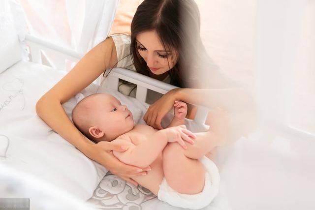 产后抑郁|32岁二胎产妇坐月子期间猝死,看到她的生前日记,父母哭瘫在地