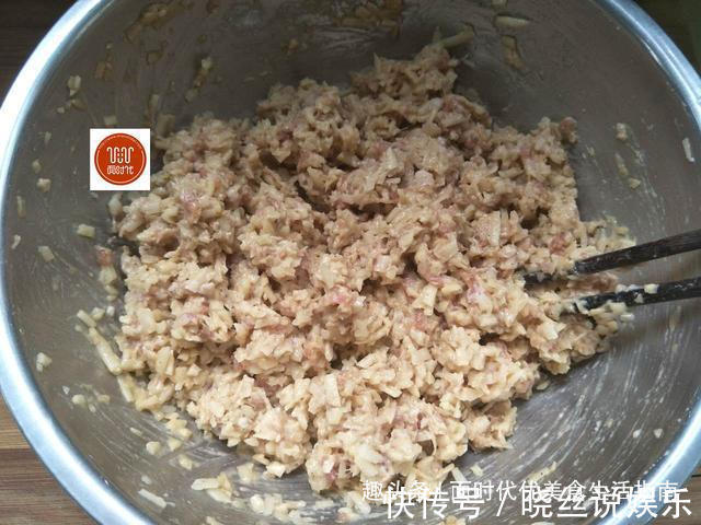 给孩子做一道简易小吃,焦香软糯,十分钟就出锅,儿子一连吃6个