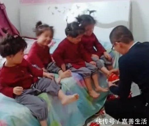 小精灵|四胞胎每天的清晨,从宝爸睁开眼睛那一刻,就倍感“心累”!