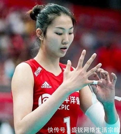 周波|袁心玥的故事：小时候比朱婷更受重视，如今是女排副攻线最后希望