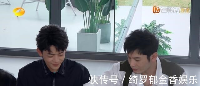 黄晓明减肥只吃一根面,遭宁静当众训斥太作,倚老卖老真的没必要