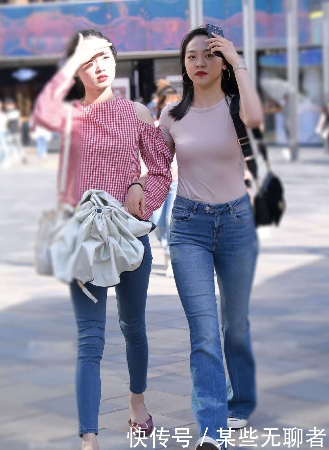 粉色|如何轻松玩转逛街穿搭?粉色紧身T恤+阔腿牛仔裤,高级感说来就来