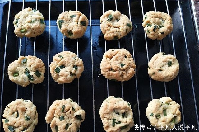 别再冷落家中烤箱了,教你新手版葱油桃酥,酥得掉渣,满屋飘香