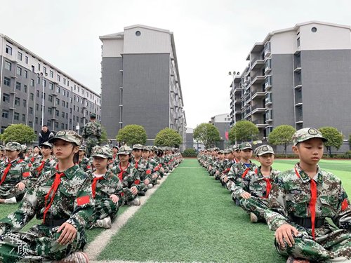 雁峰区|衡阳市雁峰区白沙实验学校举行军训活动