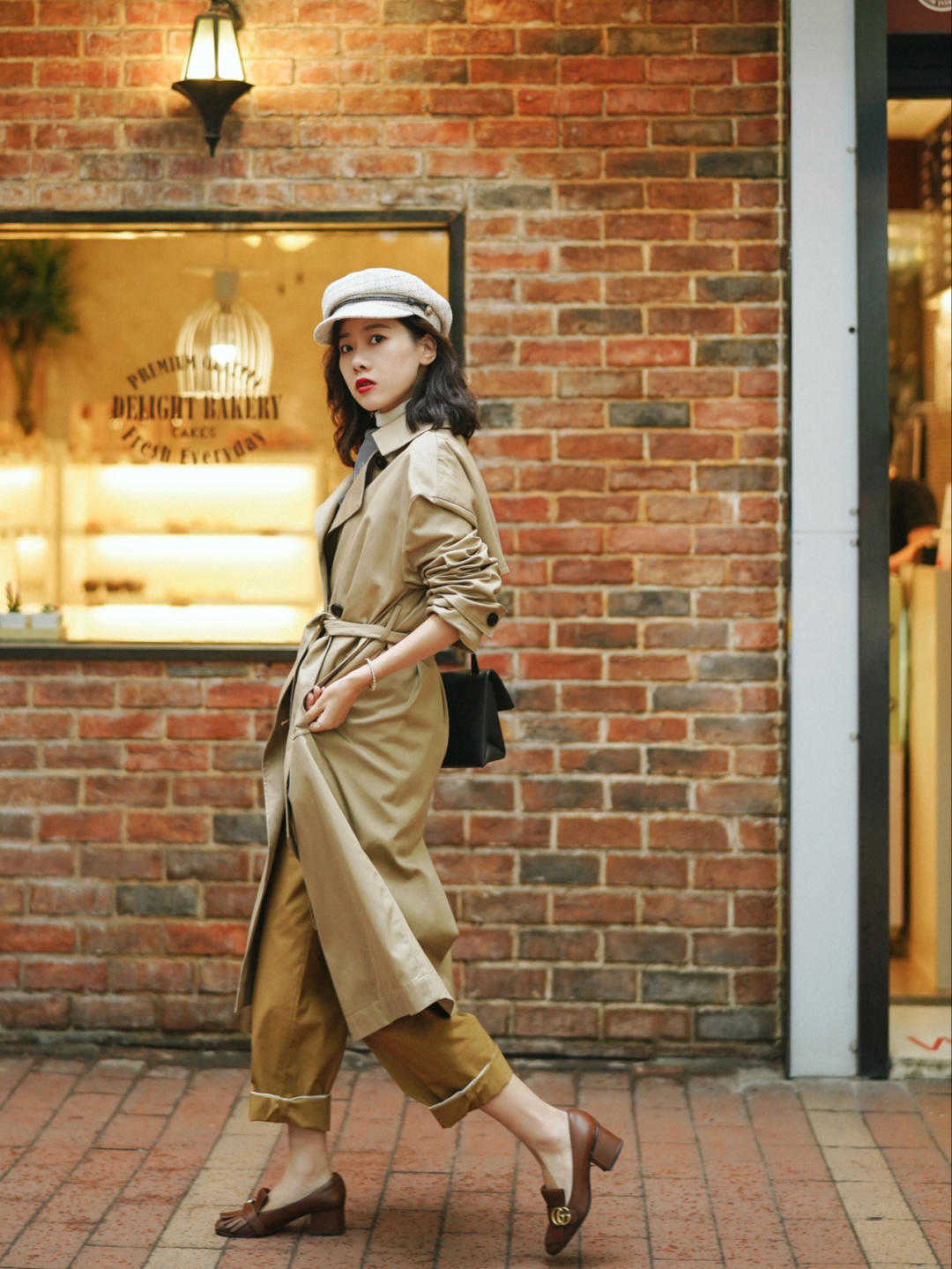 马丁靴 女生秋冬穿风衣时,不管高矮,搭配这些鞋子,照样很高级