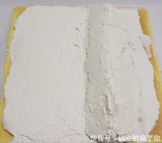 香橙蛋糕卷,湿润绵甜,带着淡淡橙香