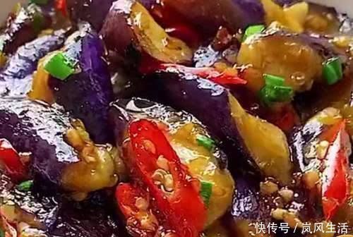 茄子|现在才晓得，炒茄子不能先放油，大厨教你1招，不发黑也不吸油