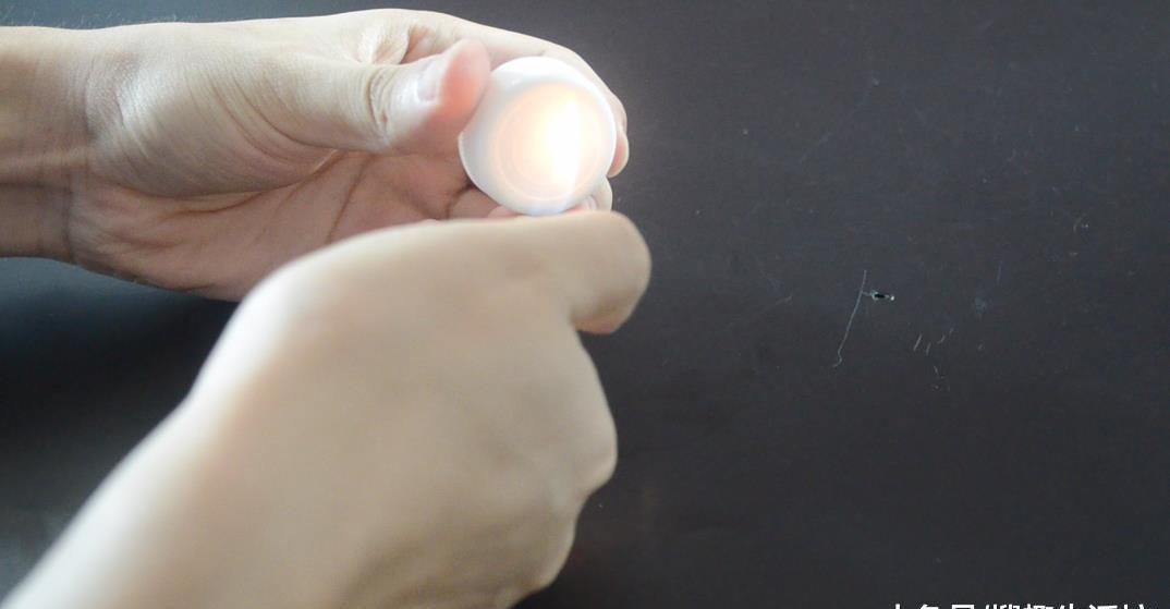 瓶盖上面戳一个洞, 没想到还有这个作用, 看完你会感谢我的