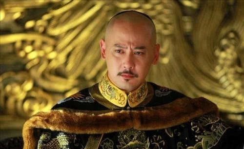 算命|乾隆出门算命,算完后笑着离开,刚走200米突然变脸:杀了他