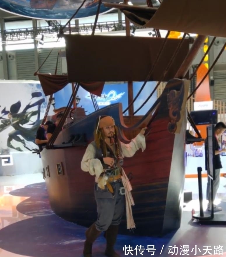 小动作|杰克船长的4种COS,德普先生又开始装作coser参加漫展了