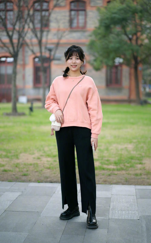 早春穿“阔腿裤”很舒适，但要搭对了“鞋子”才会更加时髦