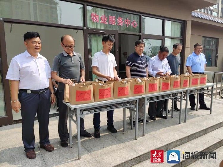 居民|义诊进社区 服务暖人心！莒县桃园社区工作组开展健康服务公益行活动
