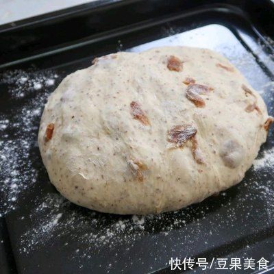 吴宝春|无限次回做的软欧「桂圆全麦面包」