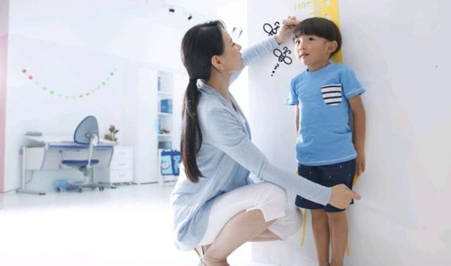 青春期|你家宝宝身高处于啥水平?对照这张表,一看便知