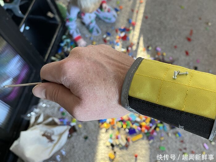 手机充电|网友晒出38个很贴心的生活物品,这些设计师都有一颗产品经理的心,太有爱了