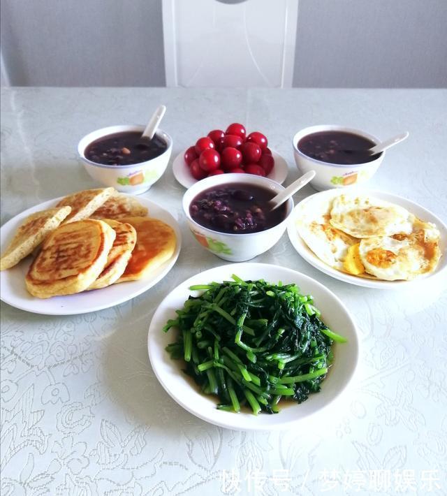 不用|国家允许摆地摊,流动商贩再也不用提心吊胆了,亲友劝我去卖早餐