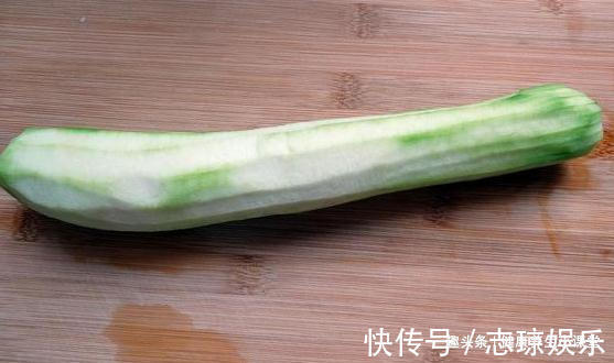 丝瓜|若出现甲状腺结节,牢记“4吃、4不吃”,或能减轻甲状腺的负担