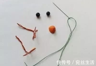 织毛衣剩下一点毛线,留着做什么DIY小鸟玩偶吧,孩子可喜欢了