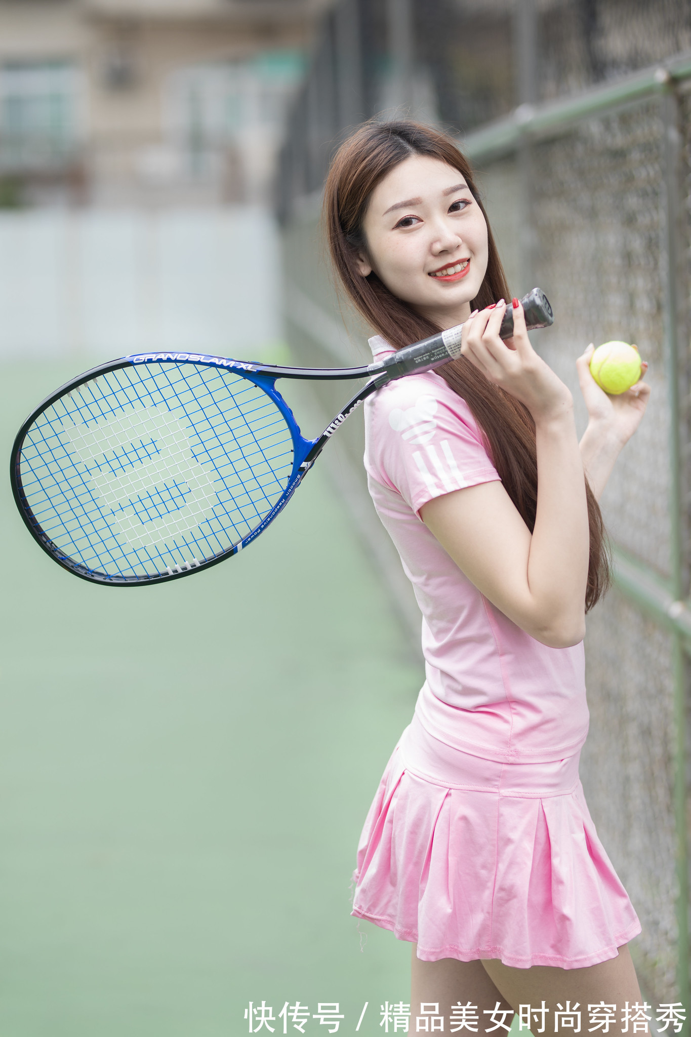 粉色|粉色运动套装,甜美的运动风十足,整体粉色的色系减龄又时尚