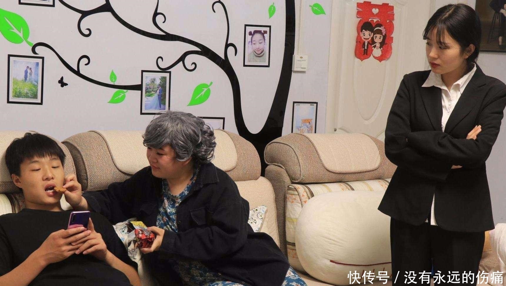 新型|啃老已经过时了,一种新型啃小模式正在兴起,比啃老还可恶