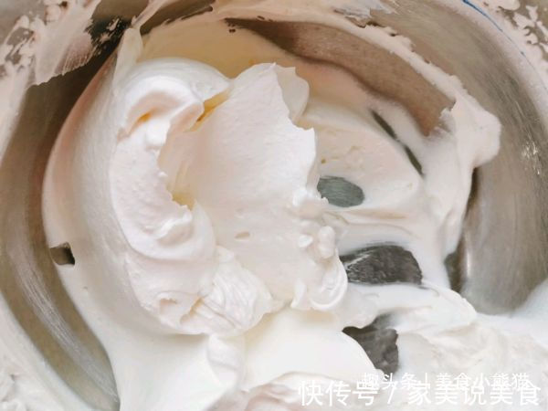 超级好看的星空雪媚娘做法自己在家就能做，软糯香甜，美味点心