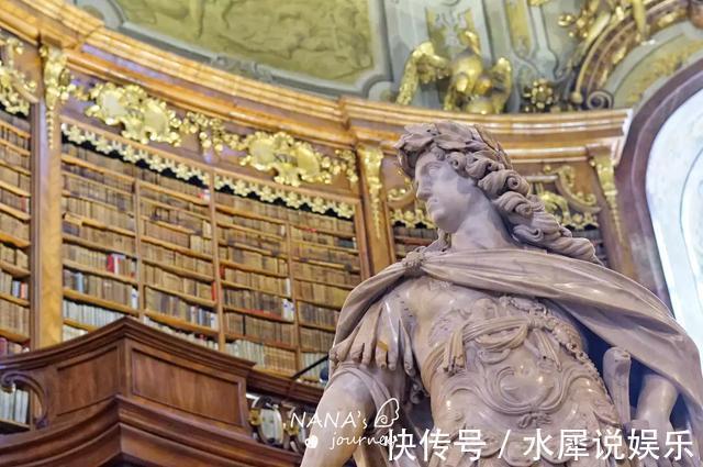 国家图书馆|欧洲曾经的皇家图书馆,如今巴洛克艺术殿堂,游客美的无心看书