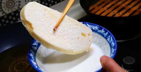 不费|炸馒头片时,直接下锅炸就废了,这样做,既简单又香脆,还不费油