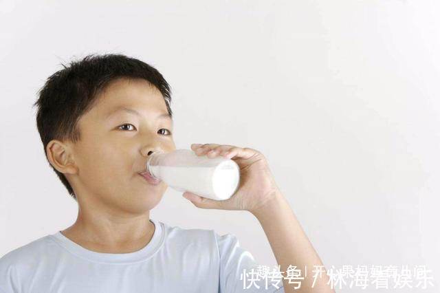 蓝莓|宝宝如何长出''聪明脑''0-5岁关键期,饮食喂养要做到''四吃''