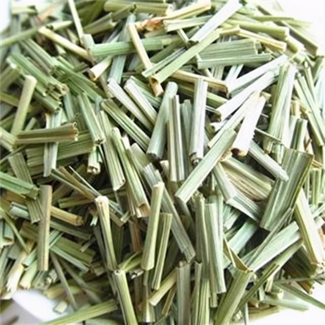 野草|农村一种“香茅草”,以前人们把当它害草,殊不知煮肉可回味提鲜