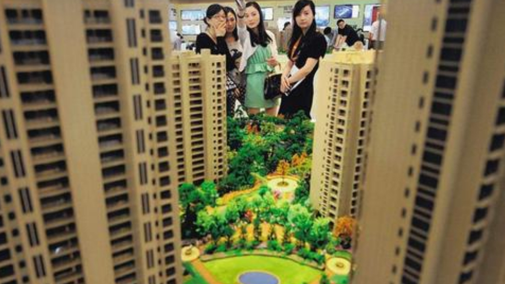 一锤定音|70年产权到期房子归谁国家一锤定音,房产证尽量别写夫妻名