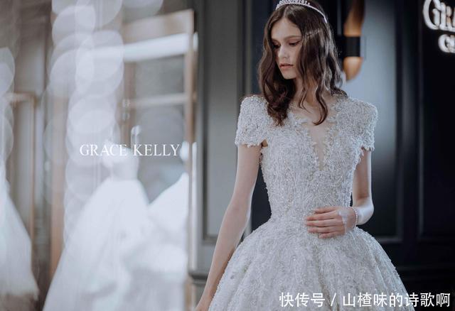 系列|GRACE KELLY全新系列婚纱奢华亮相