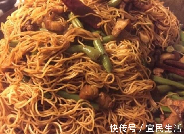 五花肉|蒸“卤面”前，要先煮面吗？不懂快看，否则面条粘成一团