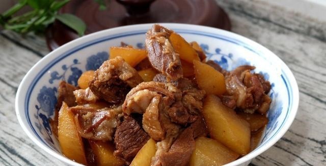 炖羊肉最“忌”两种调料，加了就等于毁了羊肉，大部分人都不懂