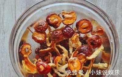 黄曲霉毒素|山楂和2物一起泡水喝，每天两杯，坚持一个月，赶走湿气一身轻！