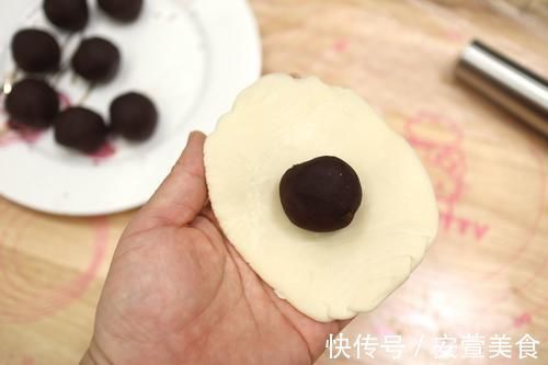 快过年了，教你用1块面做3种酥皮点心，菊花酥桃花酥漂亮又好吃