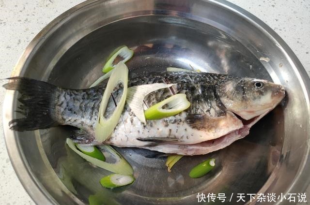做鲫鱼汤,最忌讳加“它”,搞错的人不不少,难怪汤不够鲜