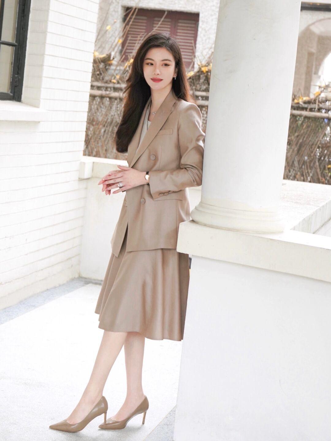 西装|职场穿搭没头绪?试试这些干练大气的“西装”,普通人也能驾驭