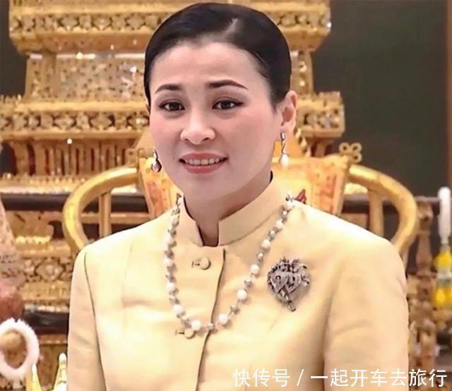 苏缇达终于学会打扮了!丢掉尴尬“高低眉”,42岁反而越来越年轻