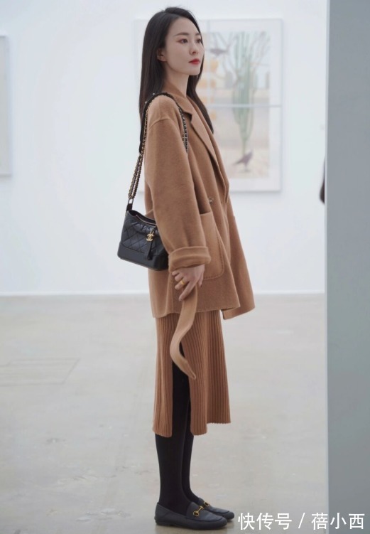 博主 乐福鞋的魅力可圈可点,不管配西装、针织衫都好看,难怪这么受宠